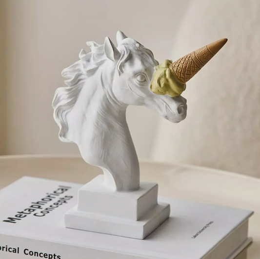 Unicorn Ice Cream Скулптура Жълто