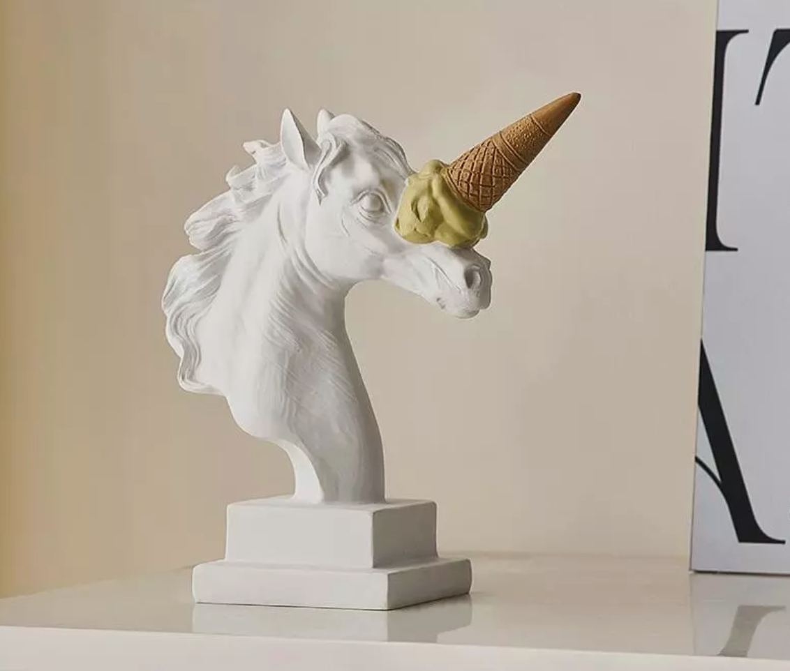 Unicorn Ice Cream Скулптура Жълто